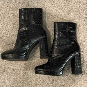 Black heel boots
